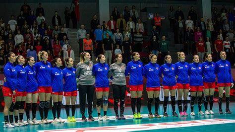 A­ ­M­i­l­l­i­ ­K­a­d­ı­n­ ­H­e­n­t­b­o­l­ ­T­a­k­ı­m­ı­ ­T­u­n­u­s­ ­v­e­ ­S­l­o­v­a­k­y­a­ ­i­l­e­ ­h­a­z­ı­r­l­ı­k­ ­m­a­ç­l­a­r­ı­ ­y­a­p­a­c­a­k­